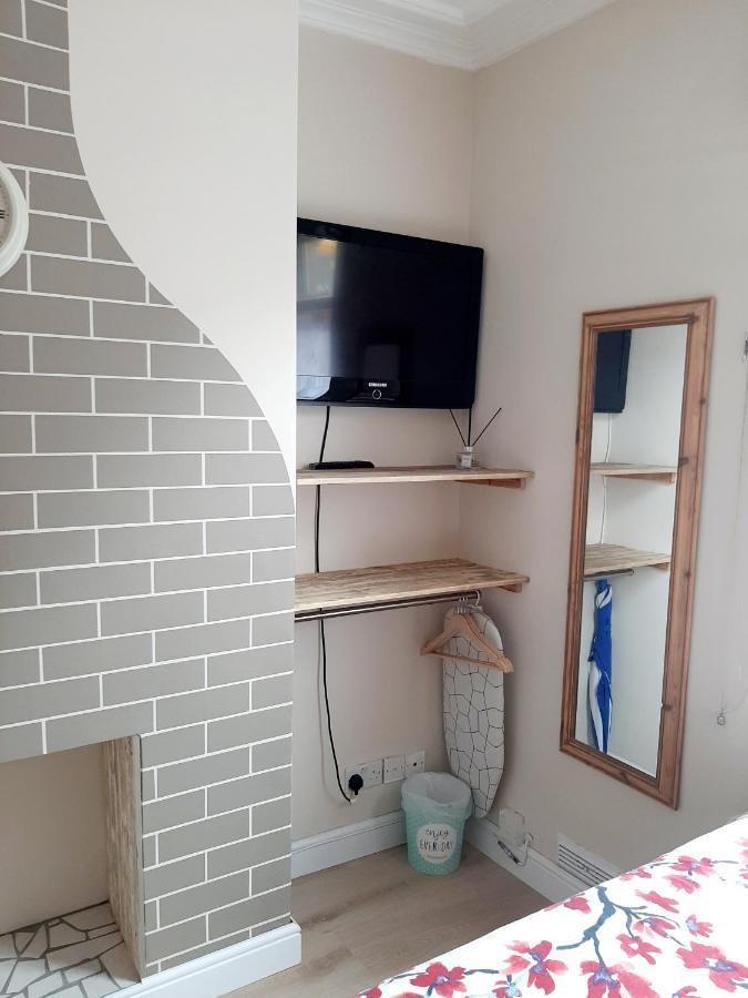 Salisbury Guest House - Free Parking Йорк Екстер'єр фото