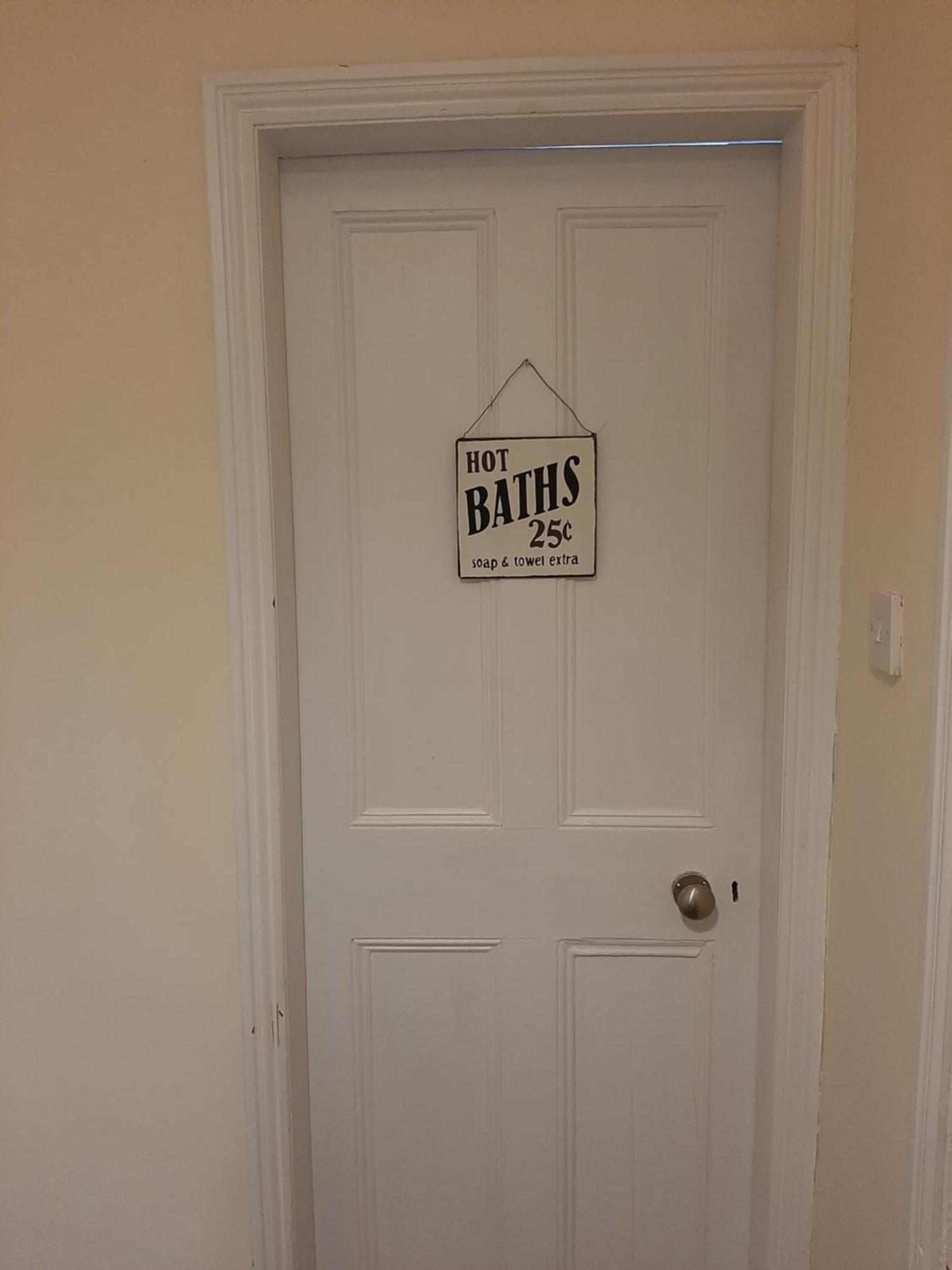 Salisbury Guest House - Free Parking Йорк Екстер'єр фото