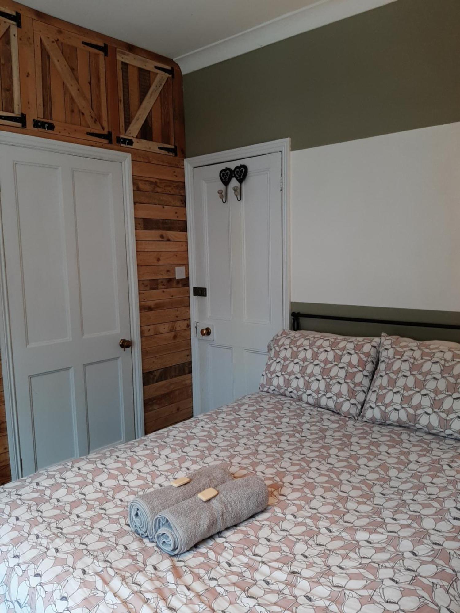 Salisbury Guest House - Free Parking Йорк Екстер'єр фото